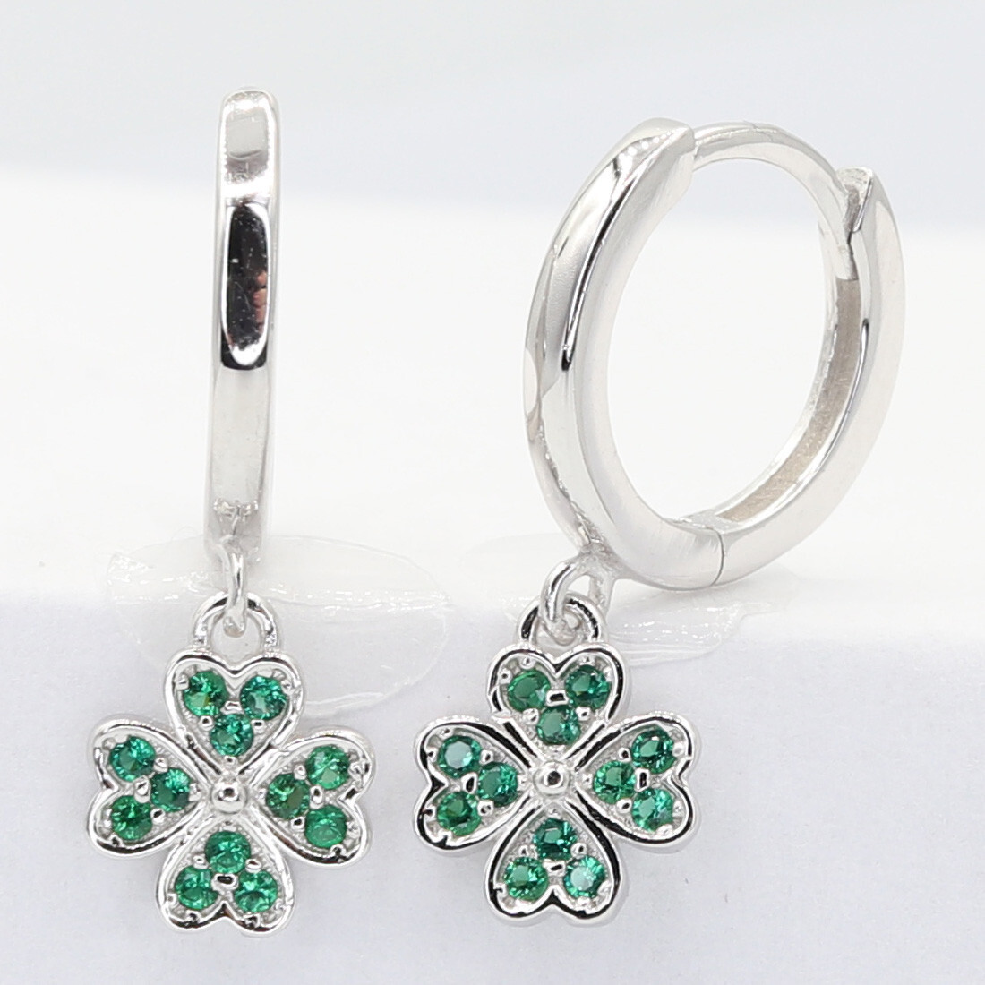 Stříbrné náušnice 113325