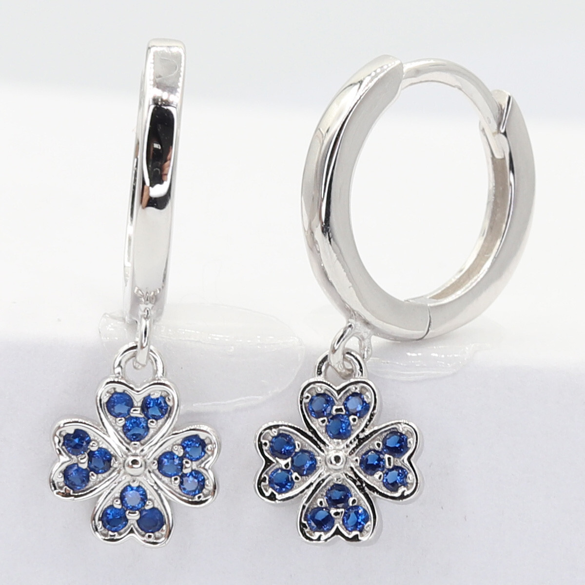 Stříbrné náušnice 113326