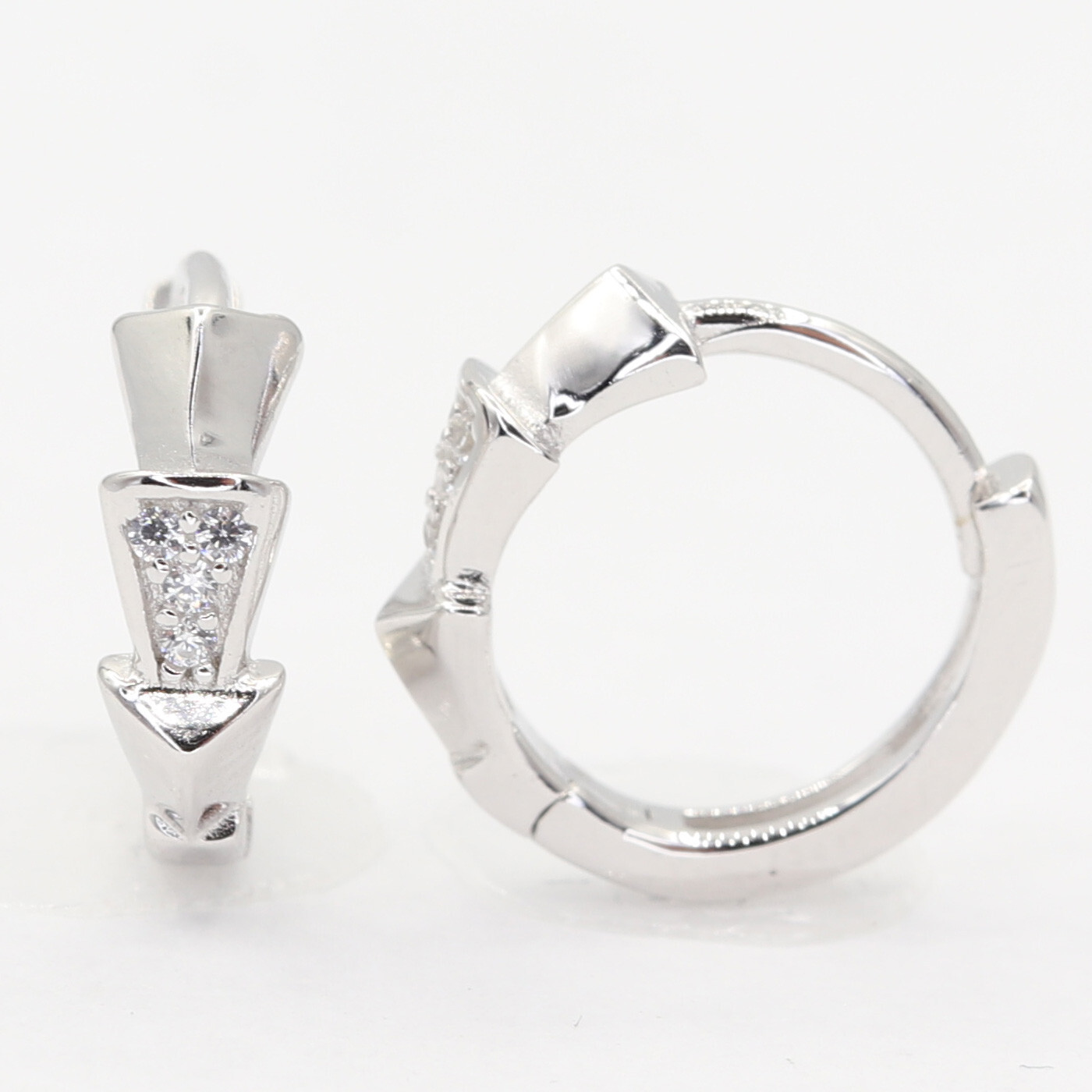 Stříbrné náušnice 113330