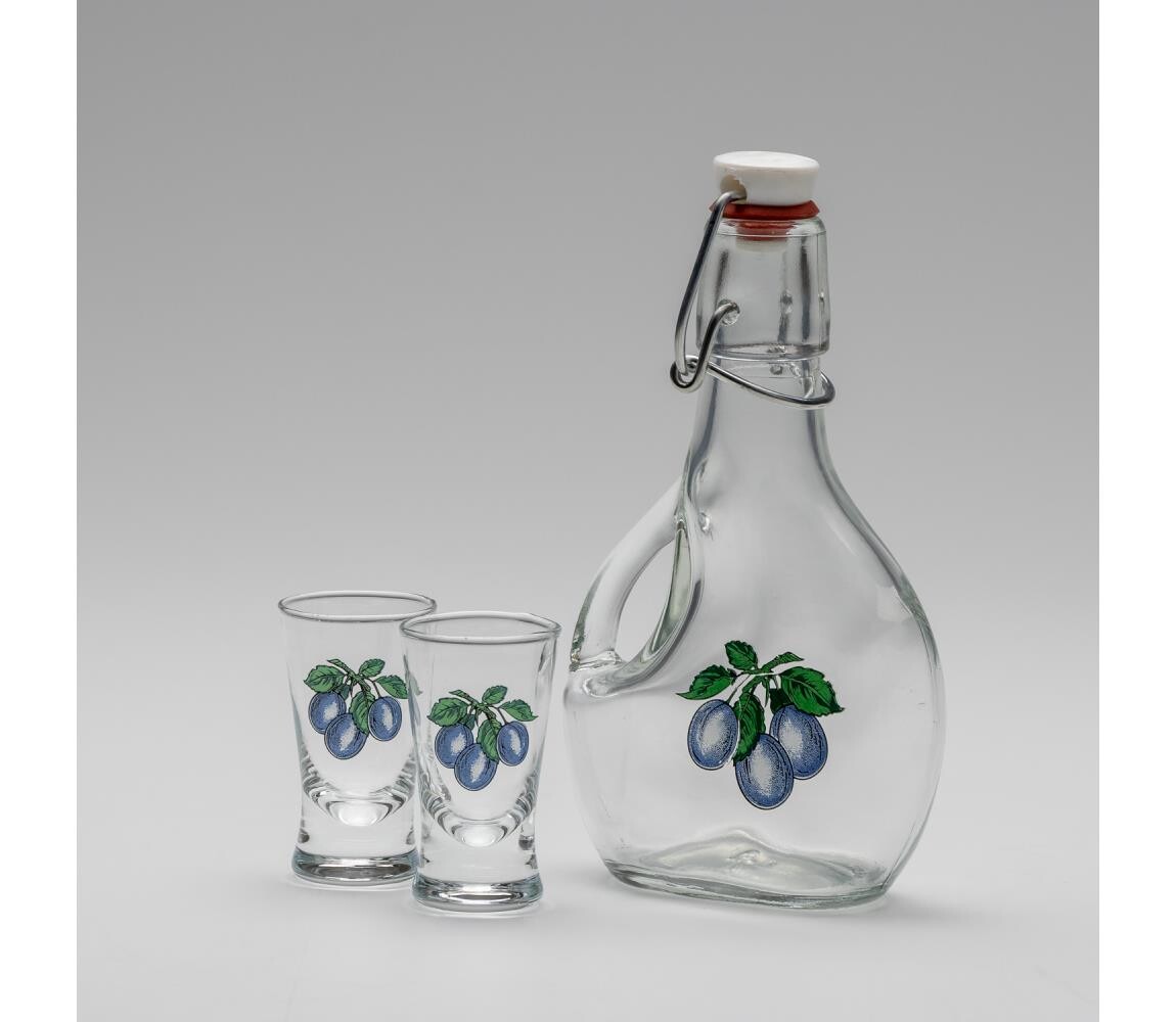 Sada 1x velká láhev + 2x sklenice na panáky čirá s motivem švestek