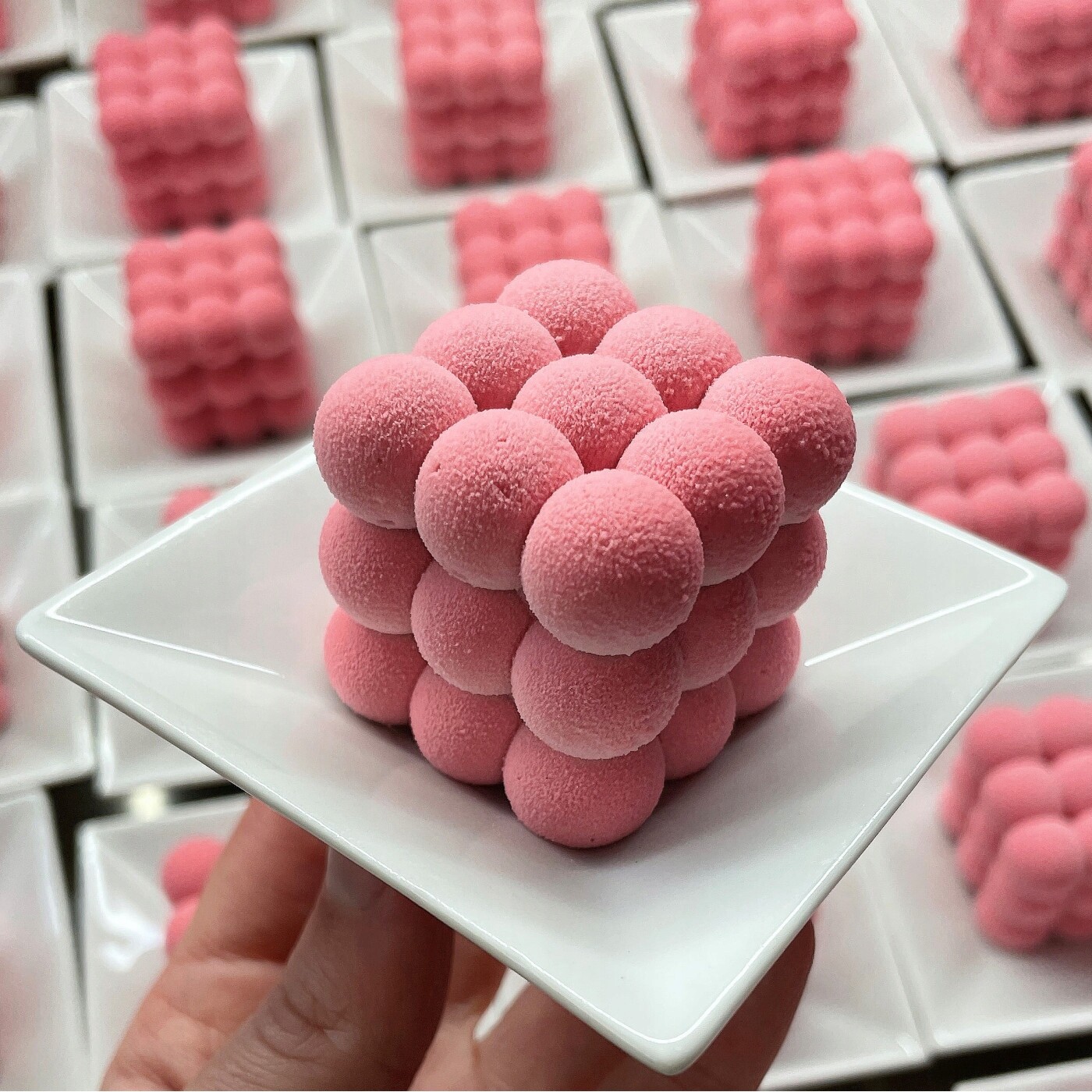 Silikonová forma ručně vyrobená „Spheres Mini“ 4*50 ml Dinara Kasko