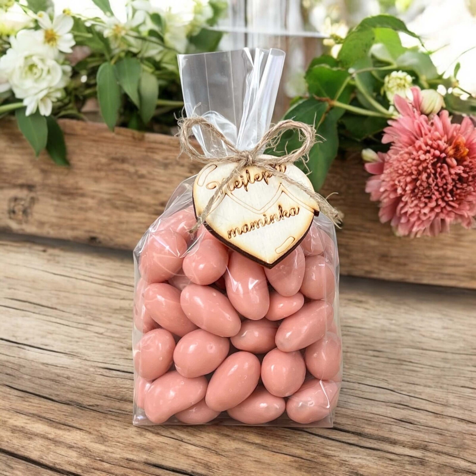 Nutworld.cz Mandle v jahodovém jogurtu v celofánu 200g - PRO MAMINKU