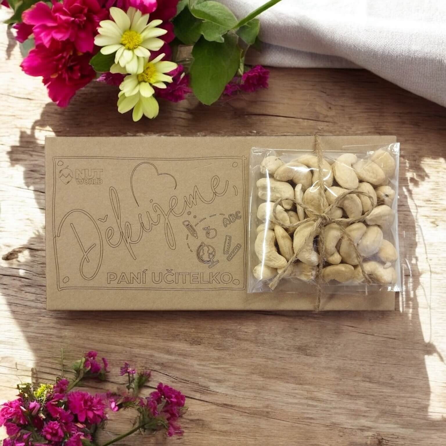 Nutworld.cz Dárková kazetka Kešu natural 50g - PRO PANÍ UČITELKU