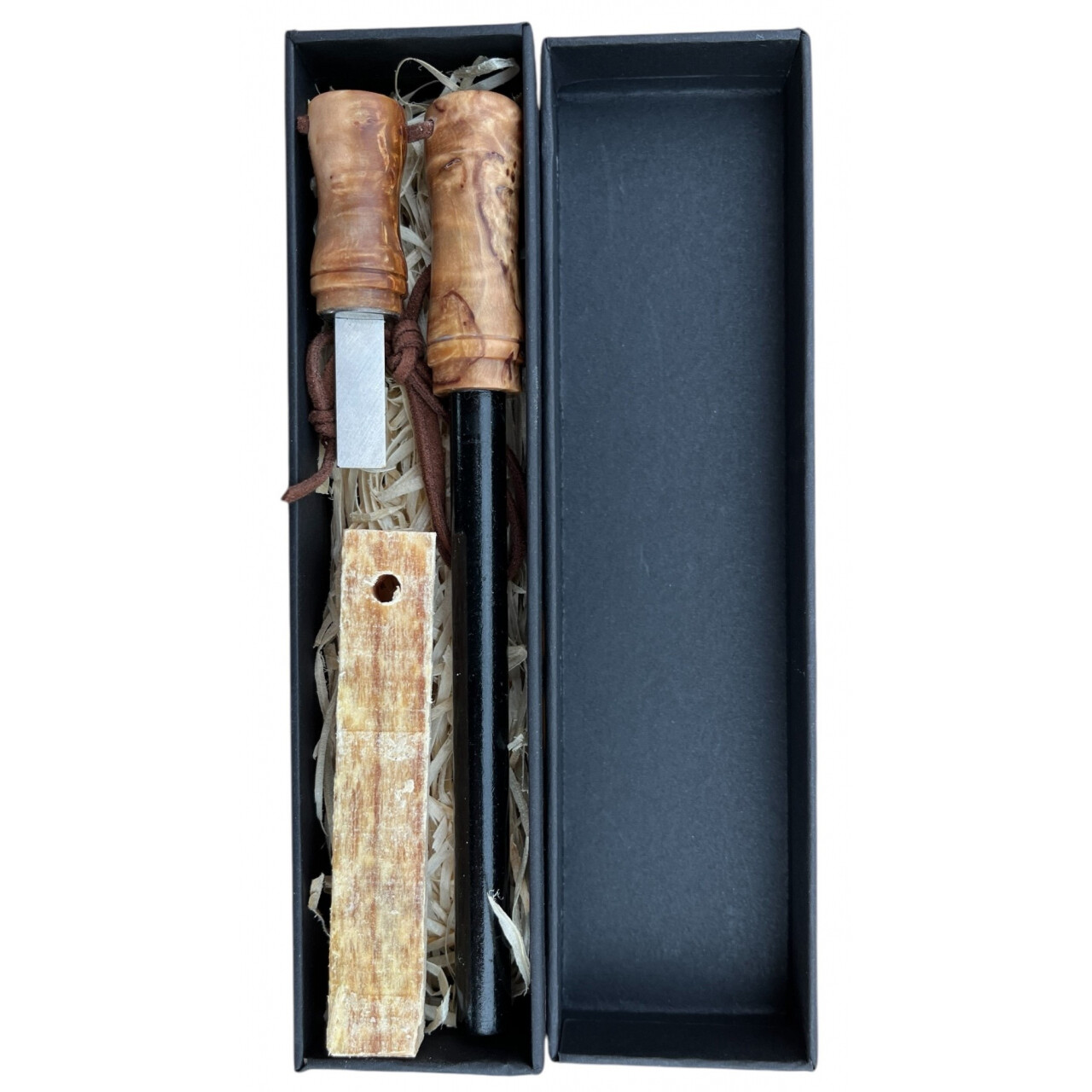 Dárková sada křesadla Karelka XXL v černé krabičce - černá-hnědá