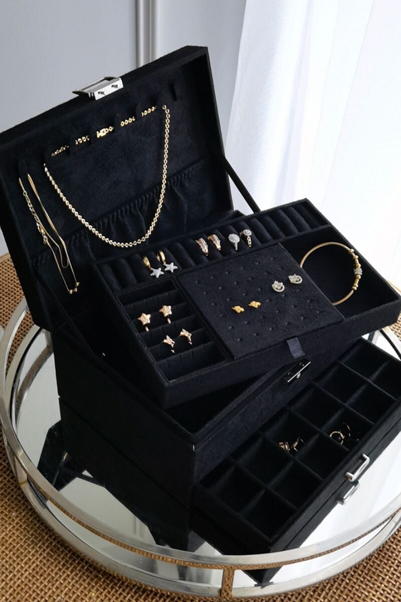 Čierna šperkovnica Celia