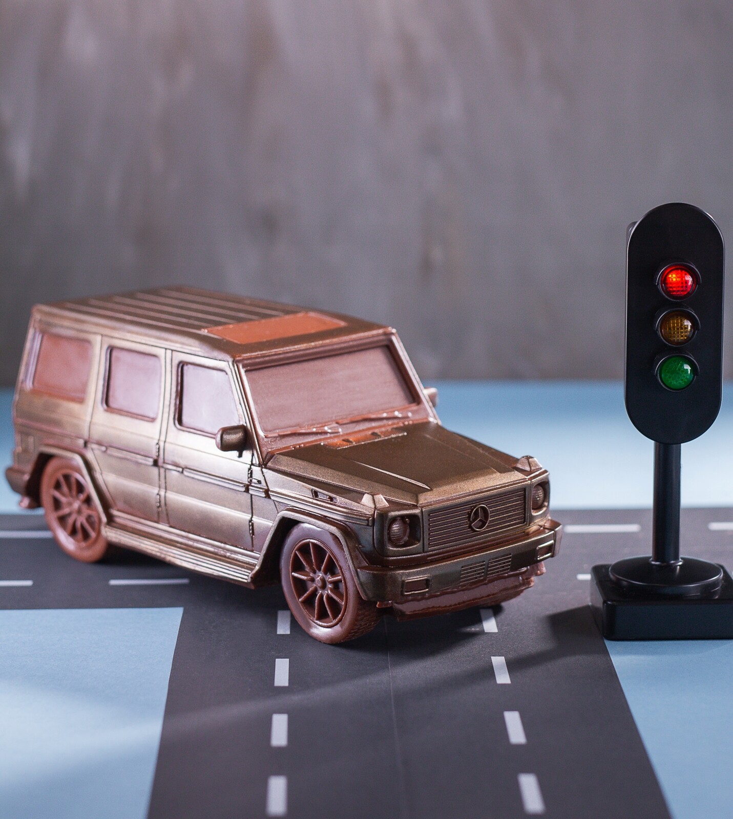 Velké auto Mercedes-Benz G-Class z čokolády