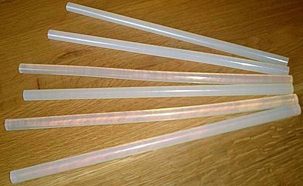 Lepicí kolík (tavná tyčinka) 11x200mm /náplň do tavné pistole/