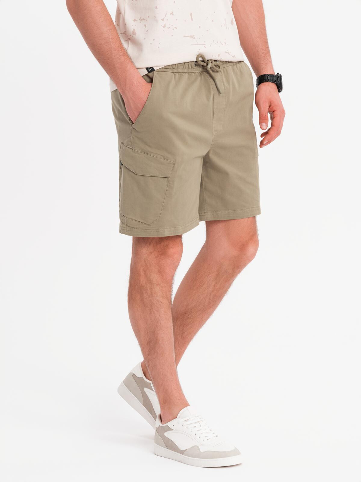 Ombre Men's loose-fit shorts with cargo pockets - light olive