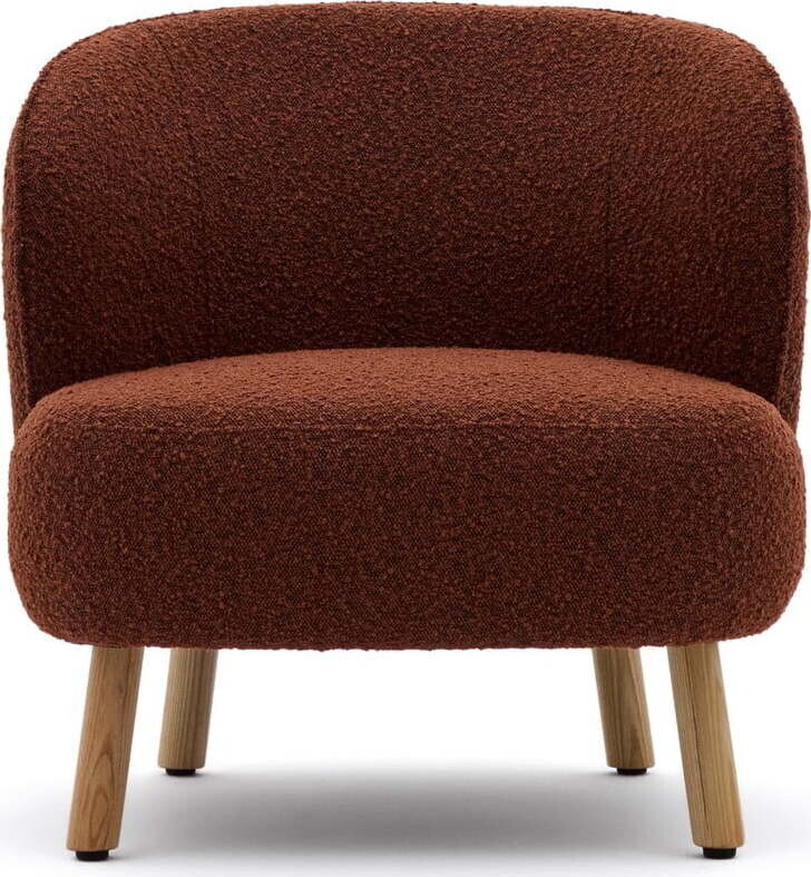 Křeslo v terakotové barvě z textilie bouclé Ulit – Kave Home