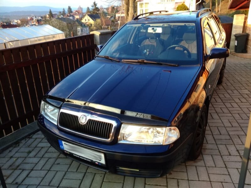 Deflektor kapoty Škoda Octavia 1996-2010 (nalepovací)