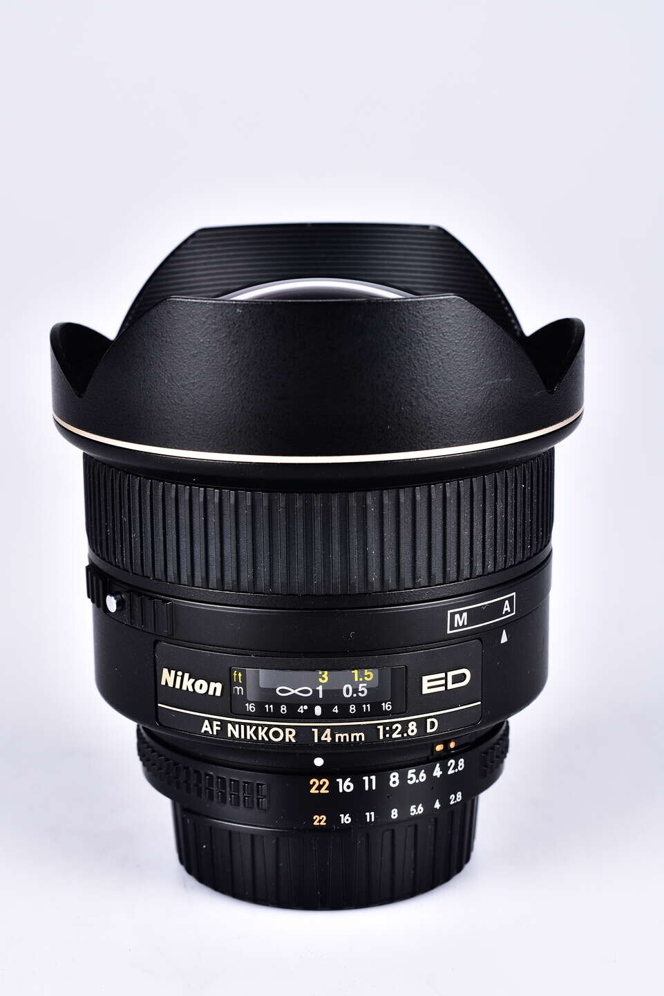 Nikon 14 mm f/2,8 AF NIKKOR ED bazar