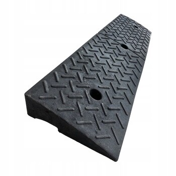 Gumový klín 100 mm x 25 mm x 7 mm