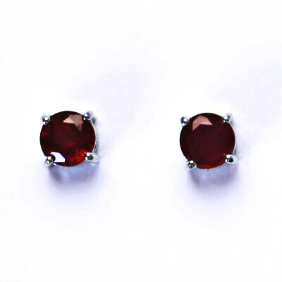 Stříbrné náušnice,přírodní rubín, náušnice ze stříbra, NŠ 1250