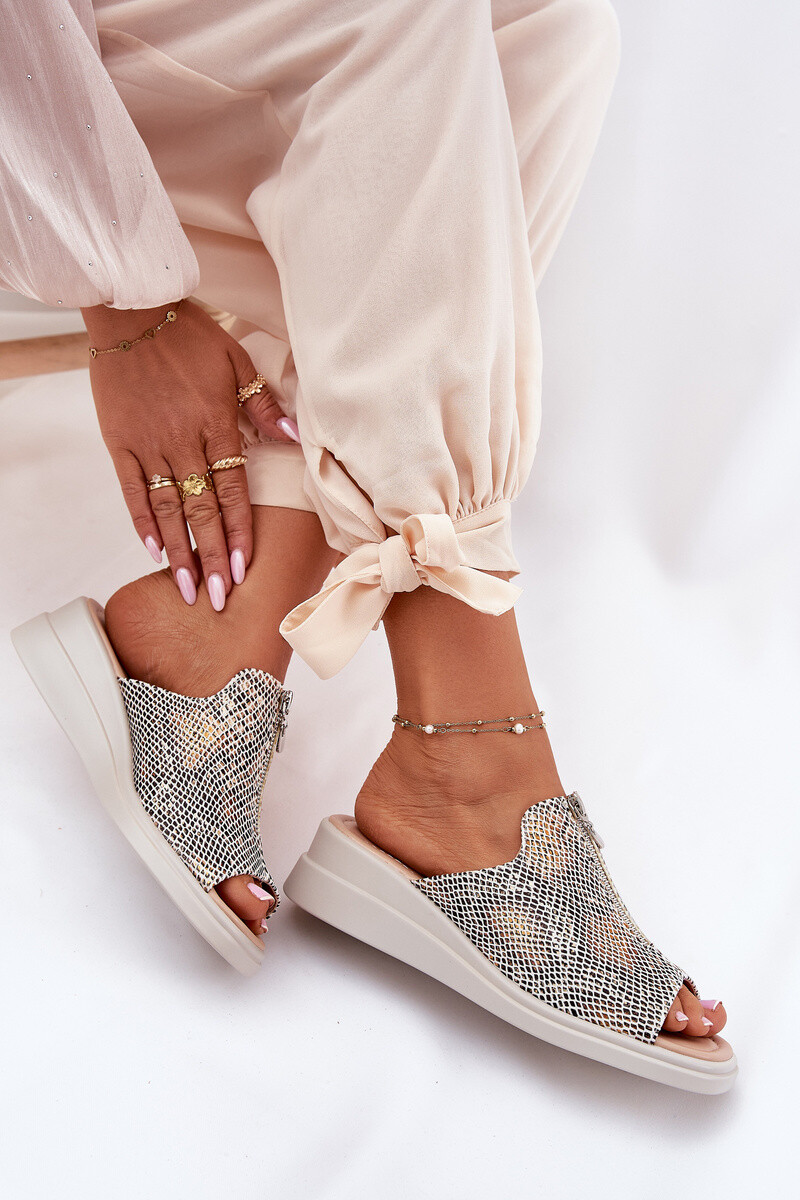 Boto Dámské sandály na klínu se zipem zvířecí vzor béžové Irriva