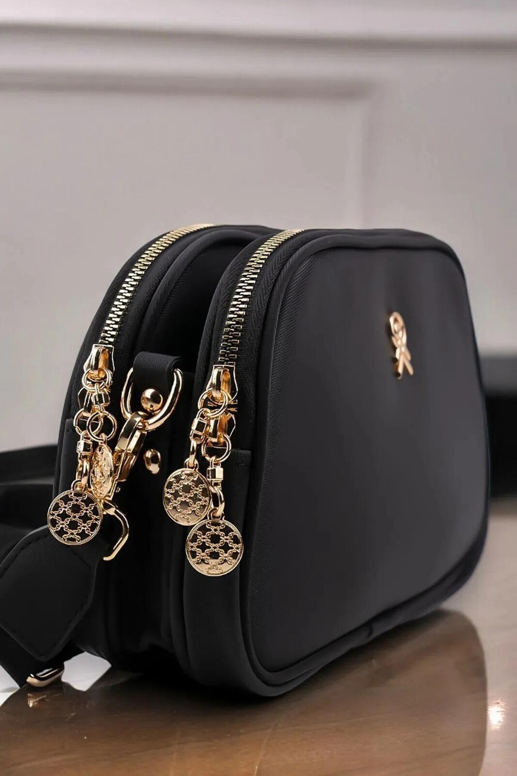 65316 Dewberry Womens Adjustable 3 Compartment Shoulder Bag-BLACK