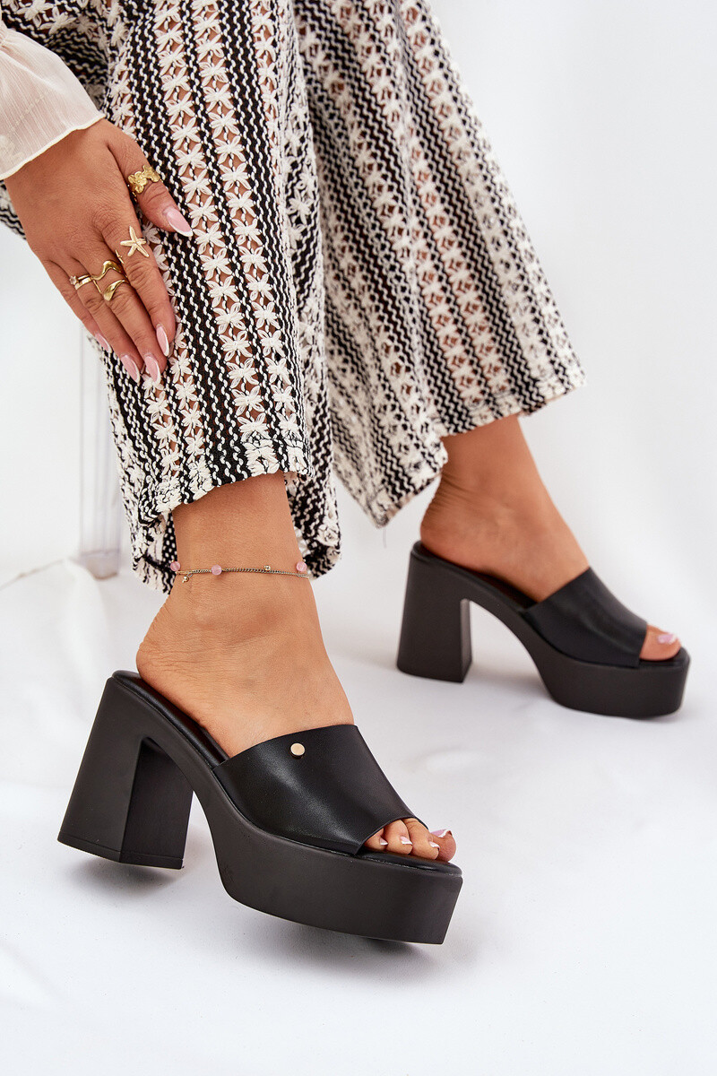 Boto Dámské Pantofle Z Eko Kůže Na Podpatku A Platformě Černé Tamirella