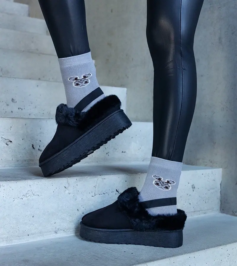 marka niezdefiniowana Black platform slippers decorated with fur and elastic at the heel Frank