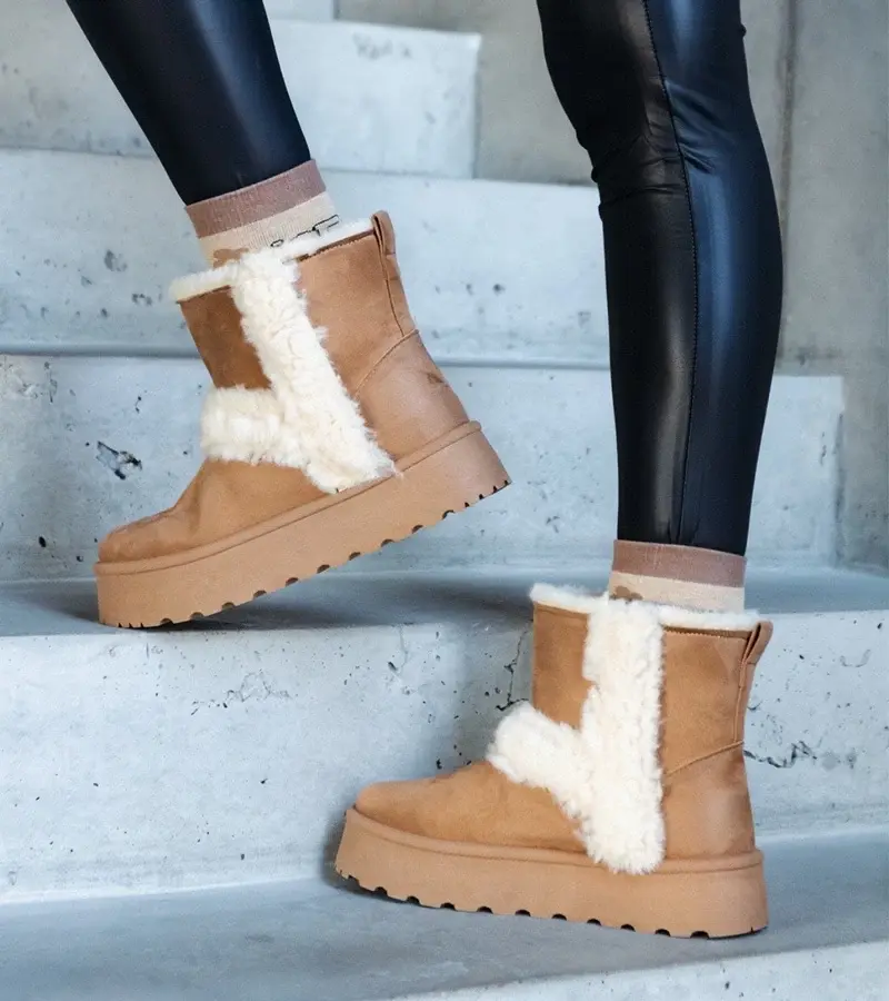 marka niezdefiniowana Dark beige eco-suede platform snow boots decorated with fur Peters