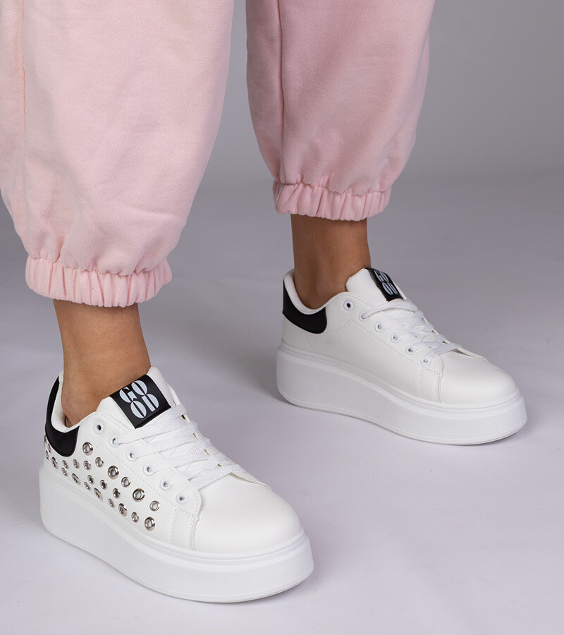 marka niezdefiniowana White sneakers with black detail and studs Urlana