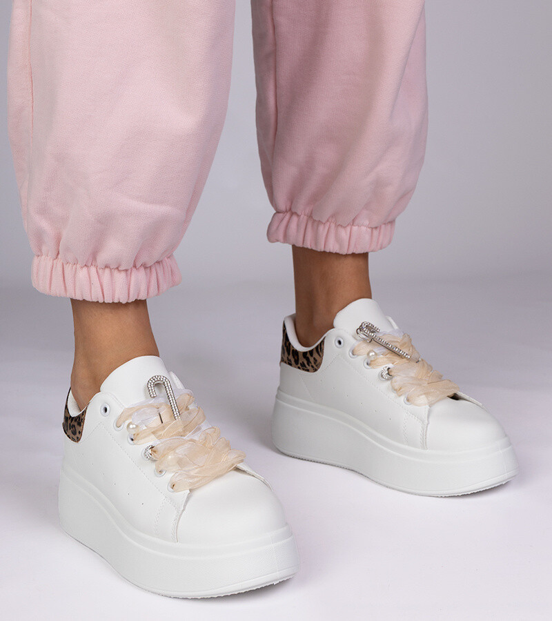 marka niezdefiniowana White sneakers with leopard detail and rhinestones Floura