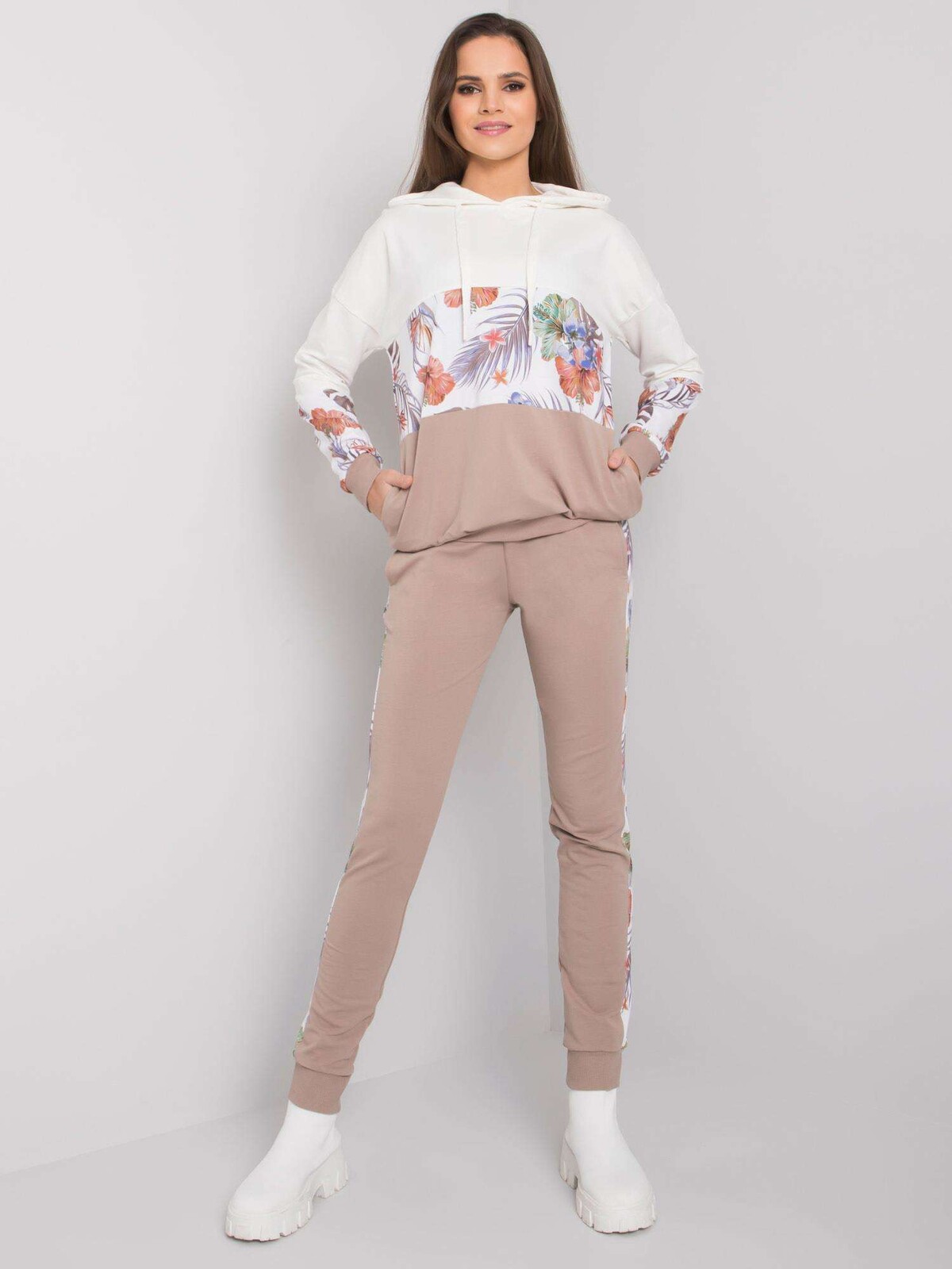 Set-RV-KMPL-7356.82-white-beige