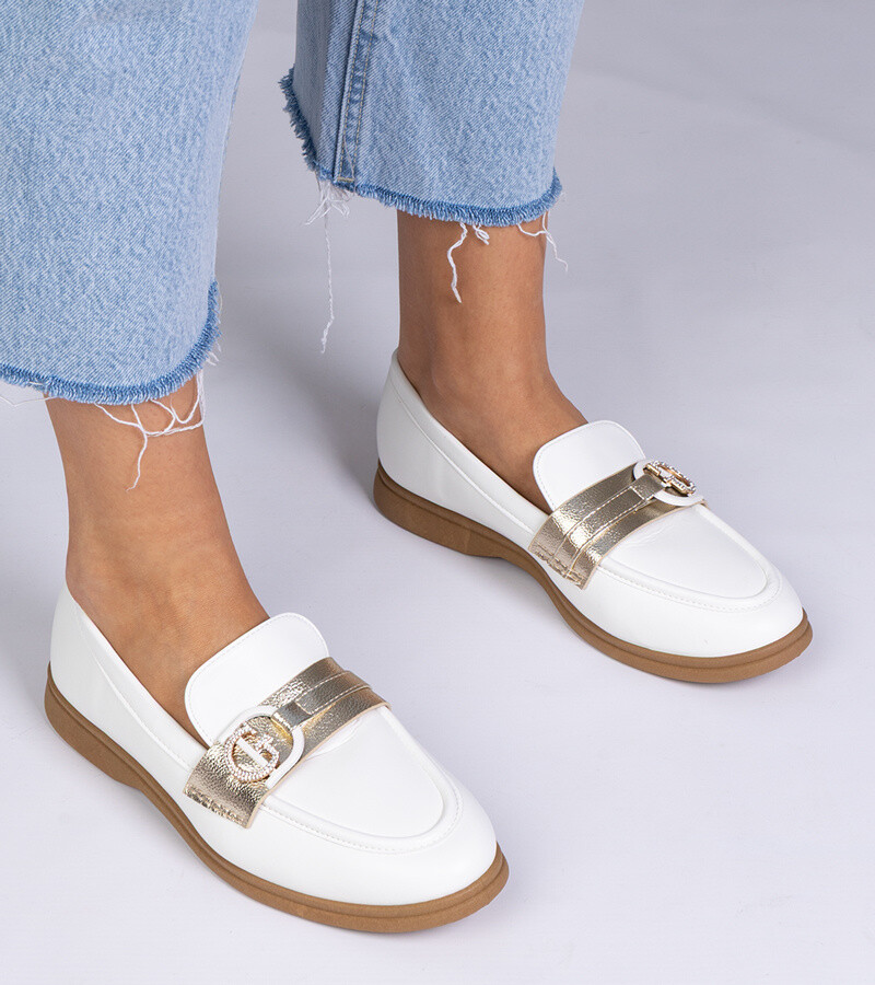 marka niezdefiniowana White faux leather loafers with rhinestones Berita