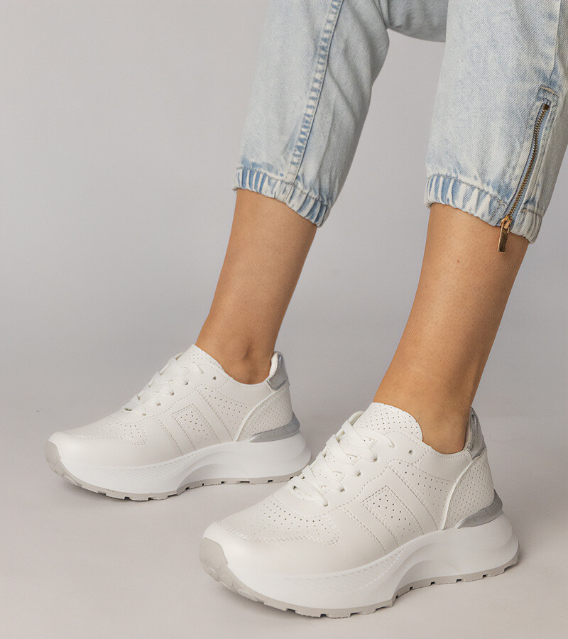 marka niezdefiniowana Brown matte loafers with gold decoration Gloriasa