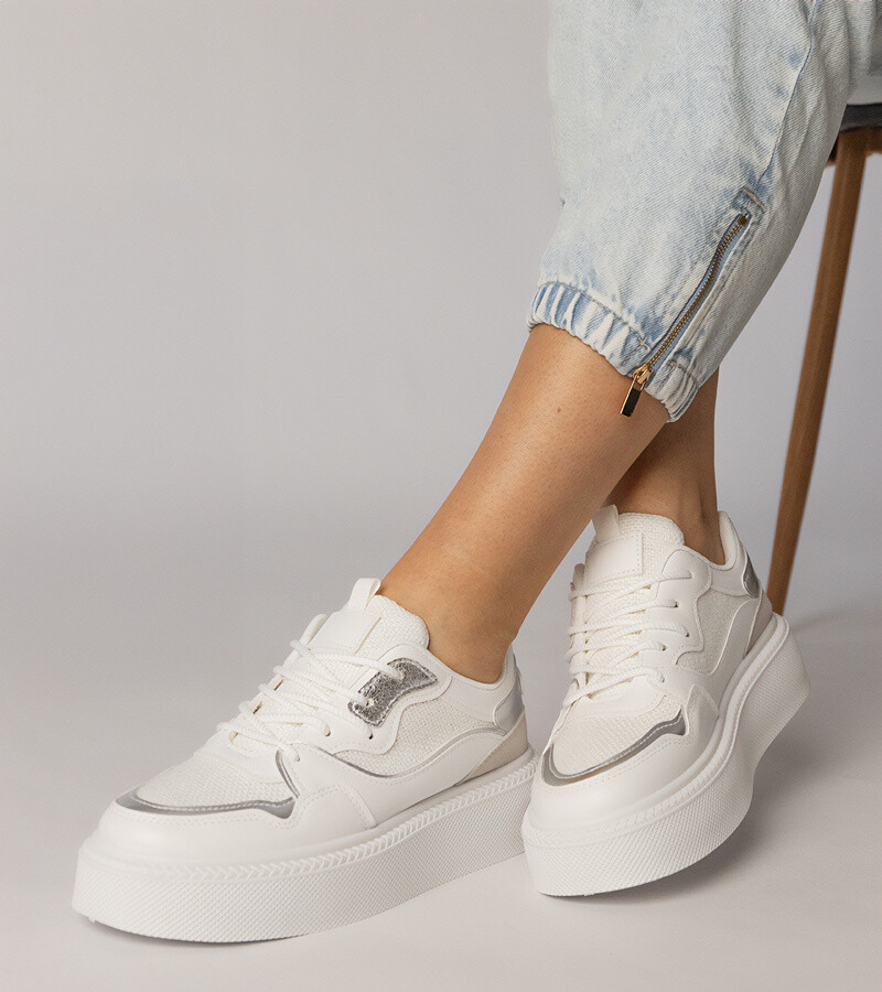 marka niezdefiniowana White block heel sandals with buckle Runaz