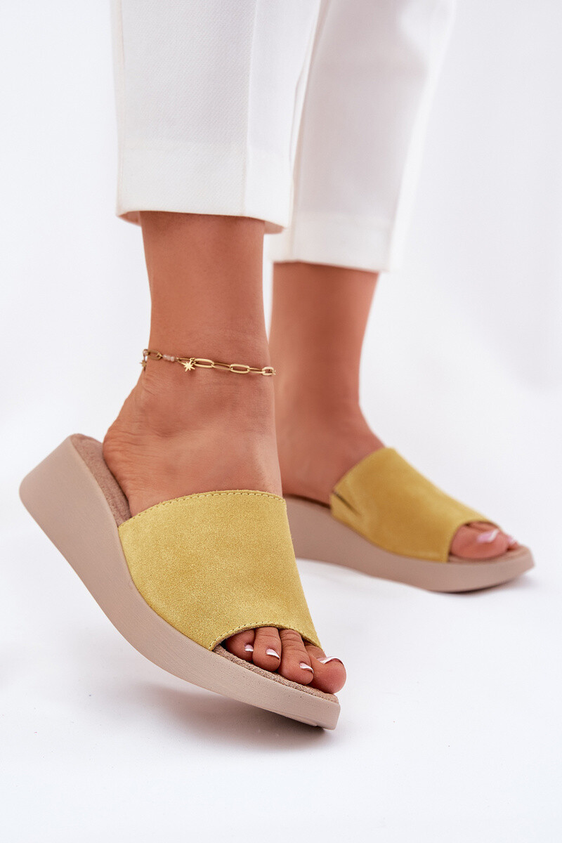 Dámské Zamszové Klapky Na Klínu Panto Fino Žluté