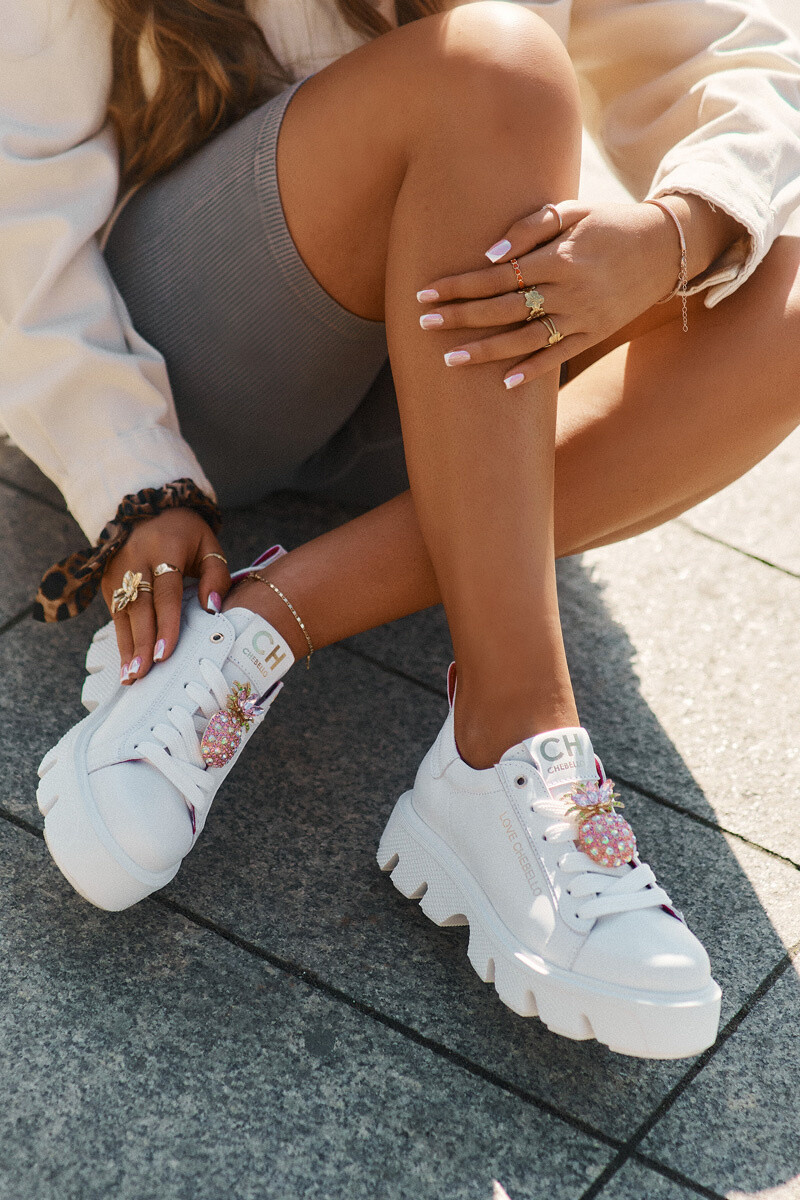 Kožené tenisky s ozdobnou broží ananas CheBello