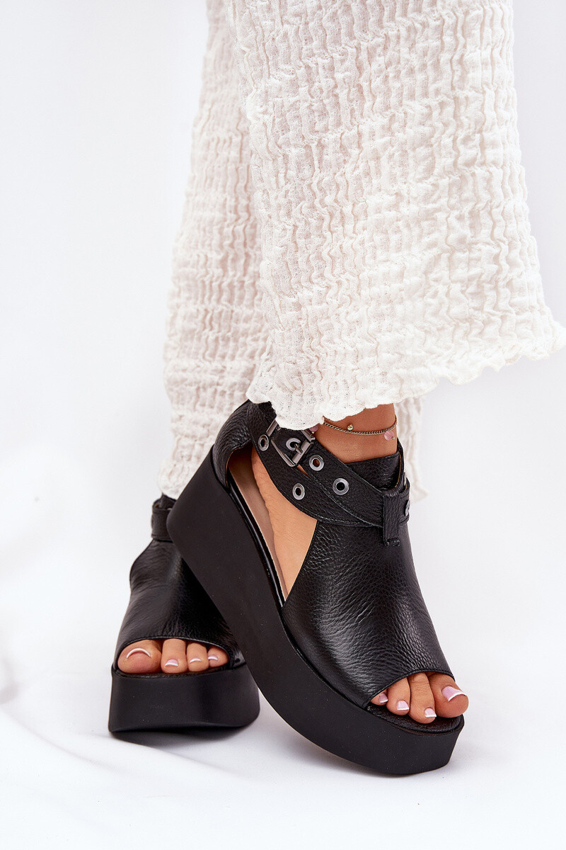 Kožené sandály na klínu černé Zazoo 1732