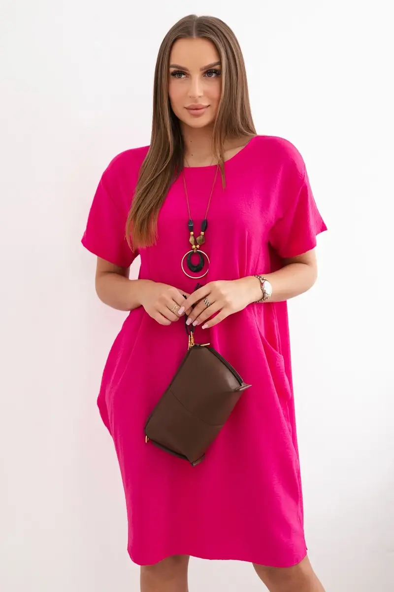 Kesi Włoski Šaty s kapsami a přívěskem fuchsie