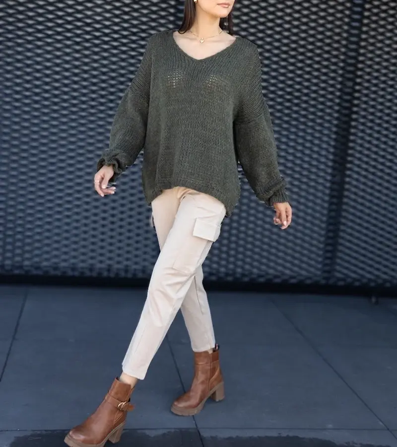 marka niezdefiniowana Beige cargo pants with patch pockets Nuala