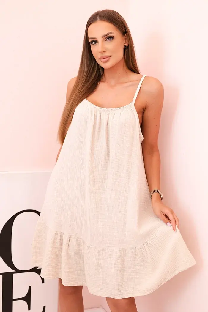 Kesi Włoski Dámské mušelínové šaty s ramínky a volánem béžový