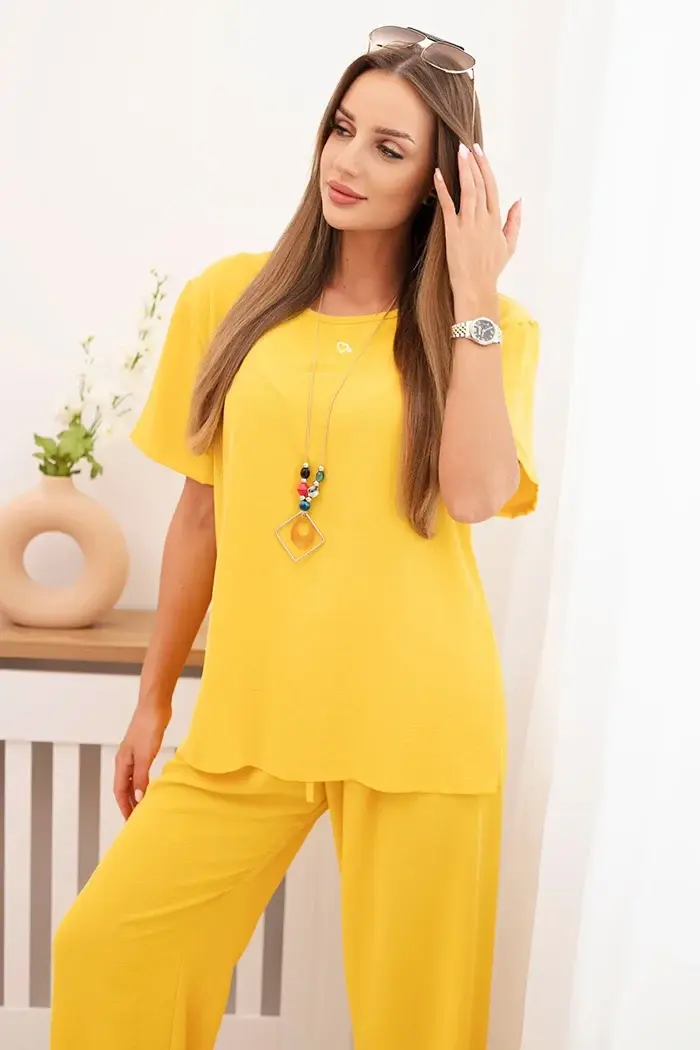 Kesi Włoski Dámský komplet s volnou halenkou a širokými nohavicemi žlutý