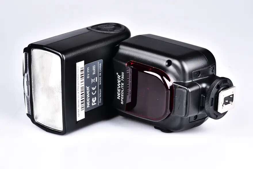 Neewer blesk 750II pro Nikon bazar