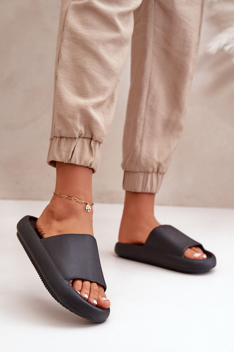 PE1 Dámské Lehká Pěnové Pantofle Na Silné Podešvi Černé Querceria