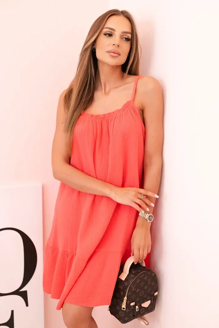 Kesi Włoski Dámské mušelínové šaty s ramínky a volánem malina