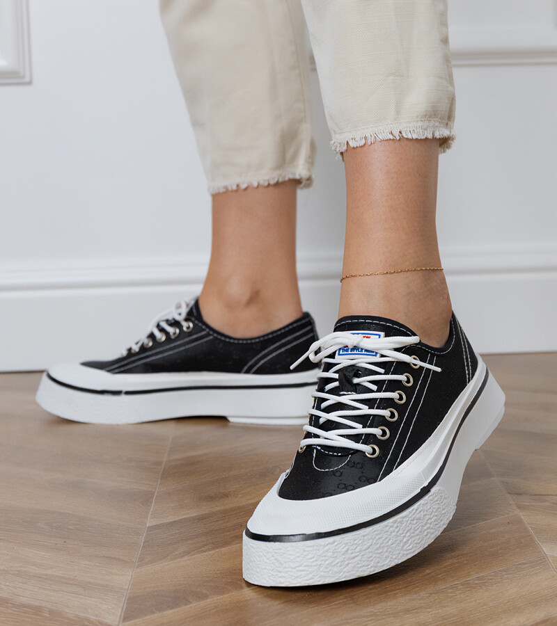 D/CEO Golden platform sandals with closed toe line Kolla