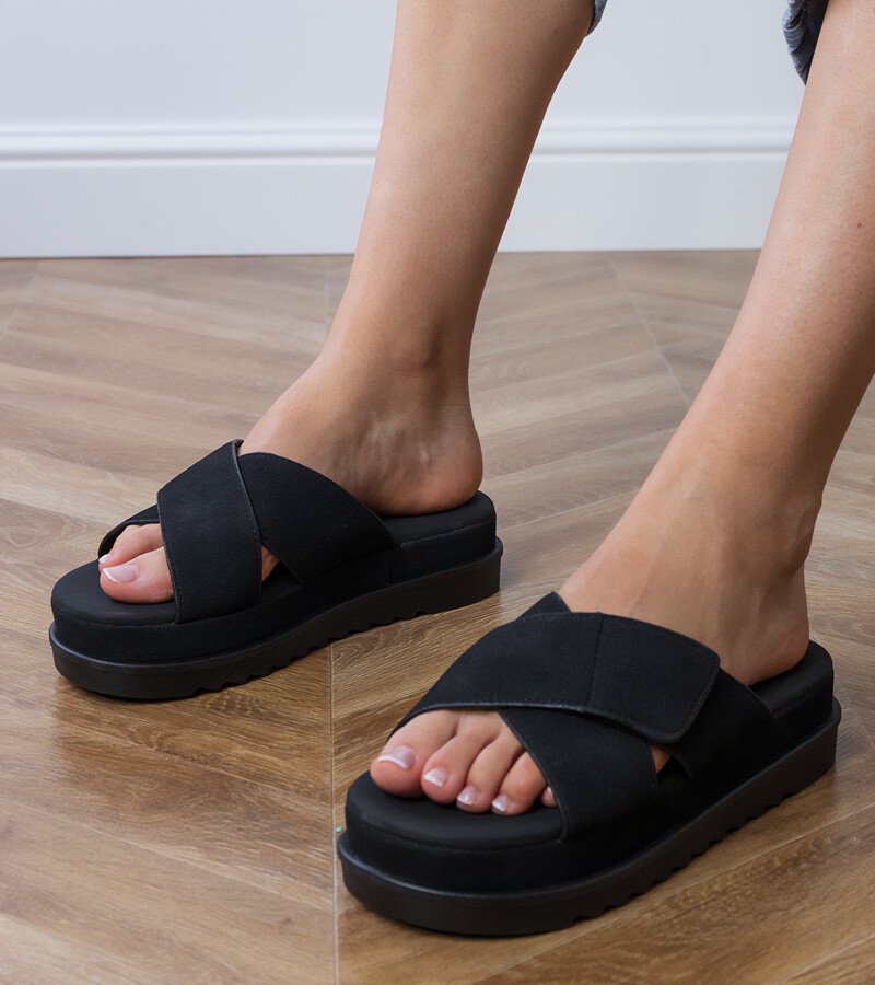 D/CEO Black braided women's slides Ellinara