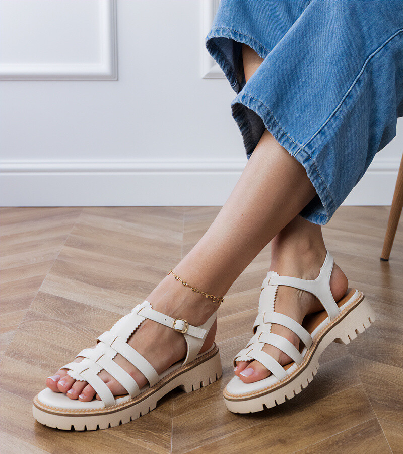 D/CEO White gladiator sandals with a buckle Dunara