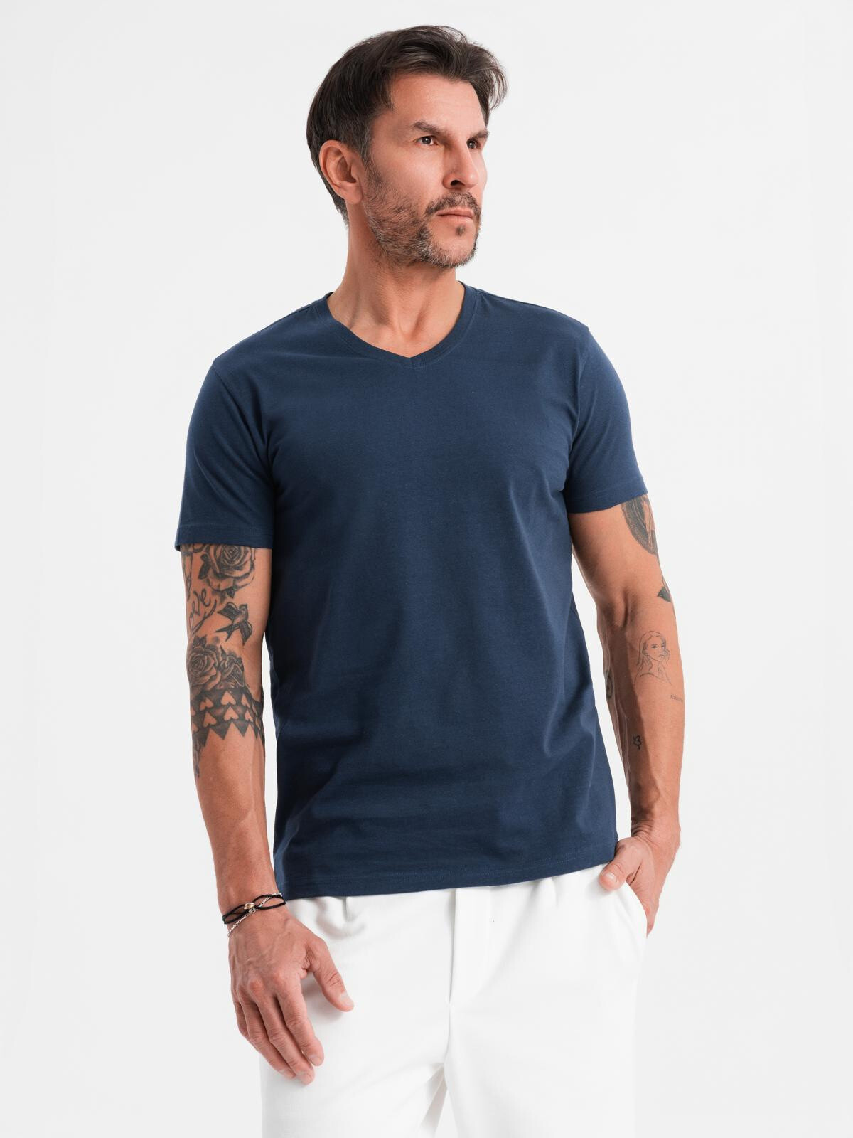 Ombre Men's BASIC classic cotton T-shirt with a v-neck - navy blue