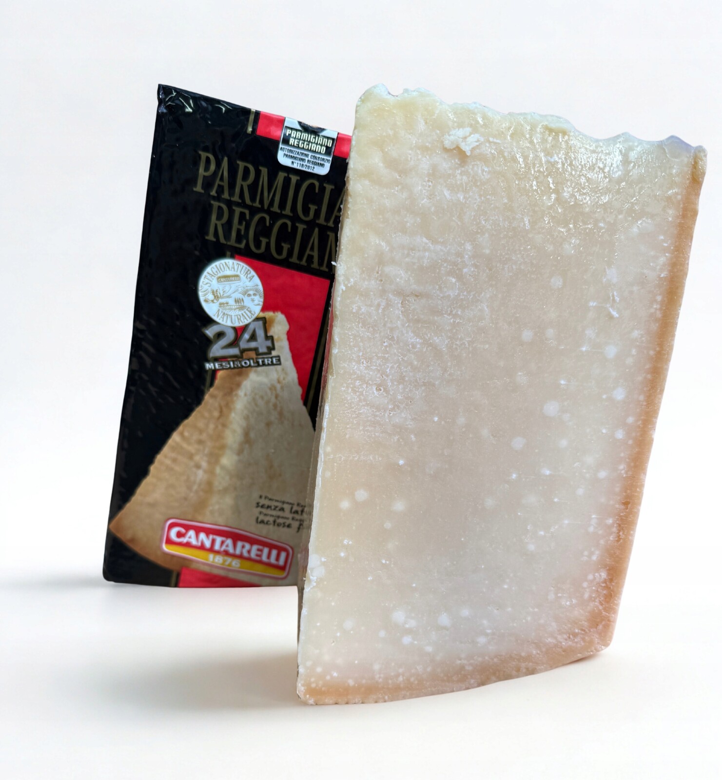 Parmigiano Reggiano originální Italský Parmezán 24 měsíců kousek cca 1 kg