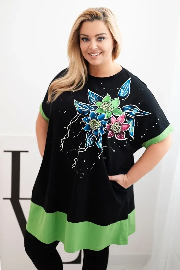 Kesi Włoski Dámská tunika Plus Size s květinovým vzorem a ozdobnými perličkami zelená