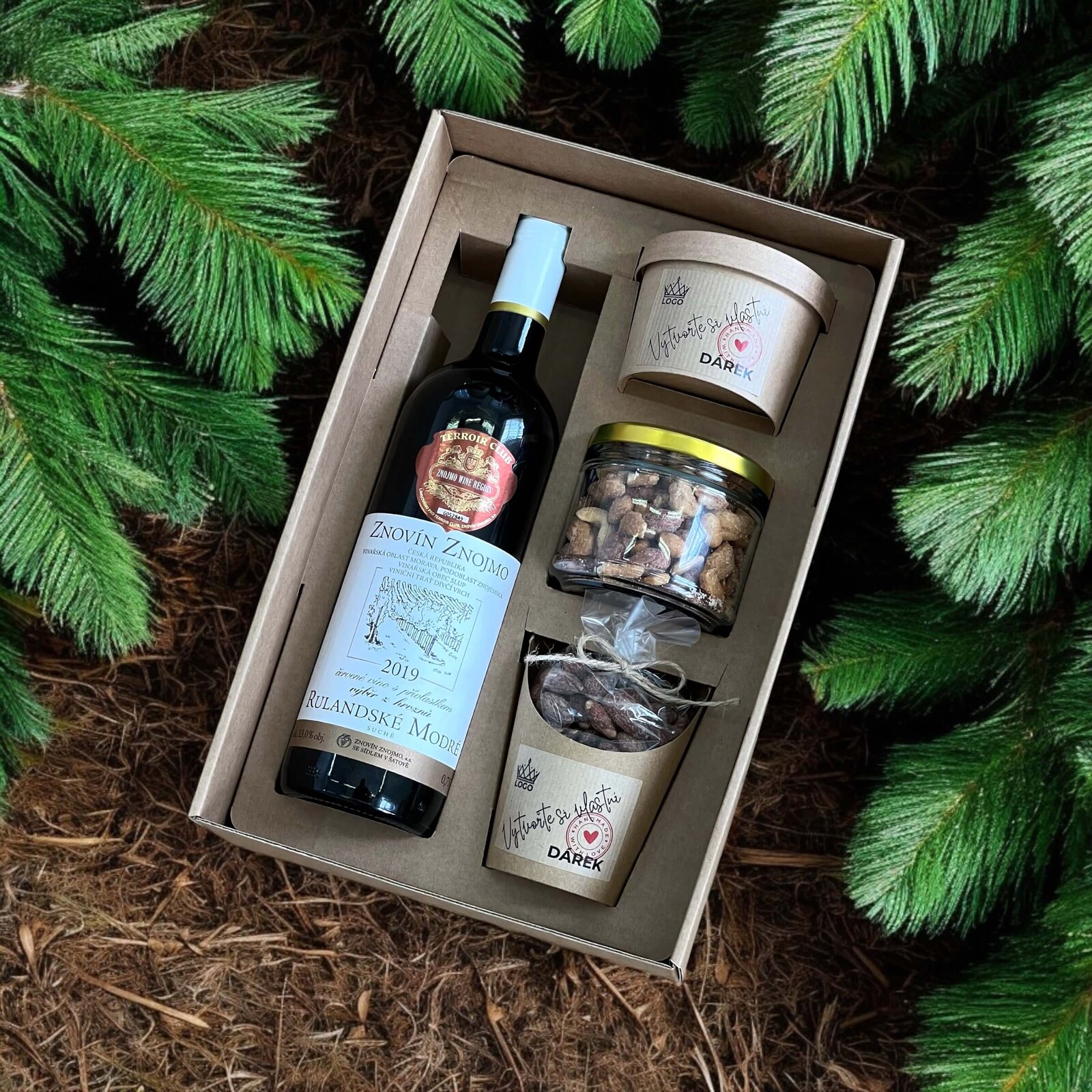 Nutworld.cz Firemní dárek VÍNO A MIX OŘECHŮ - L