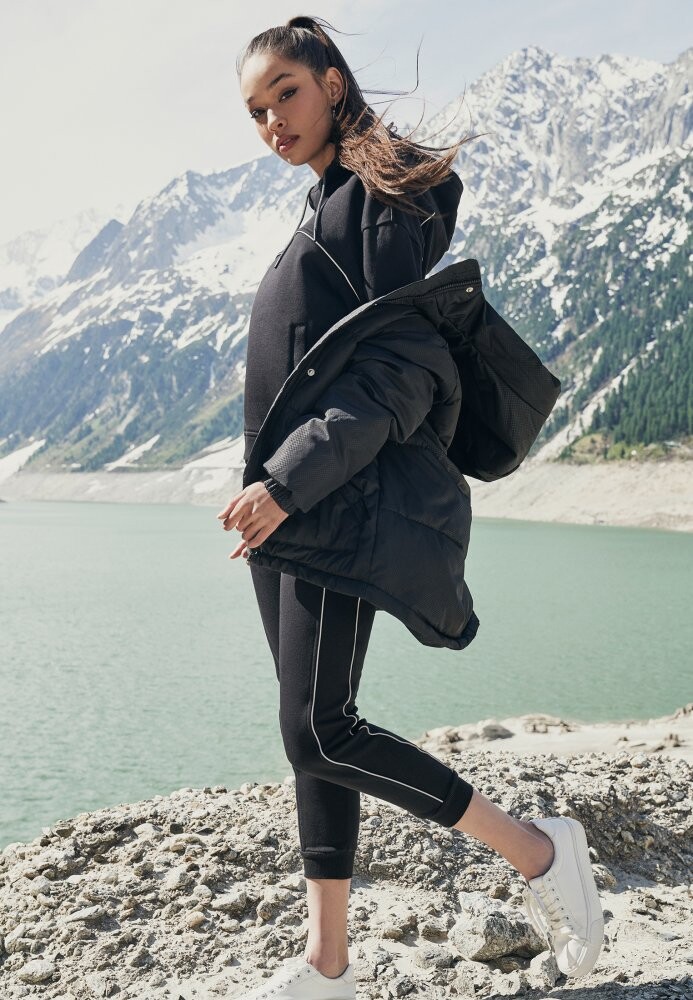 Ladies Oversized Hooded Puffer - black XS