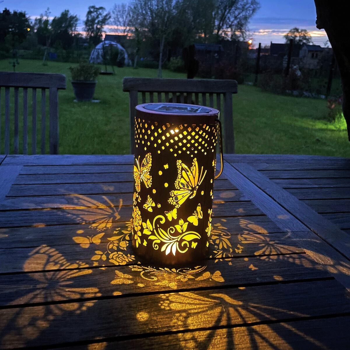 Solární lampa „Zlatí motýli“