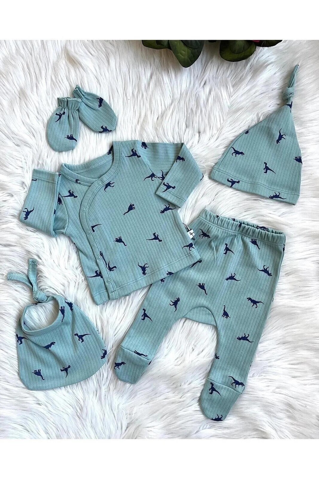 50334 Dewberry Newborn Unisex Baby Hospital Discharge Set-MINT GREEN