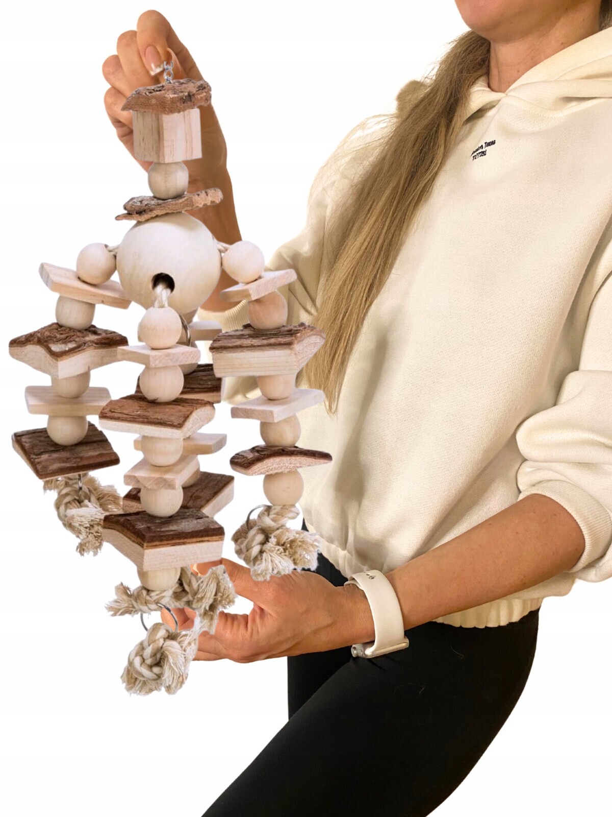 Přírodní šňůra s křupavým dřevem – Hračka pro papoušky