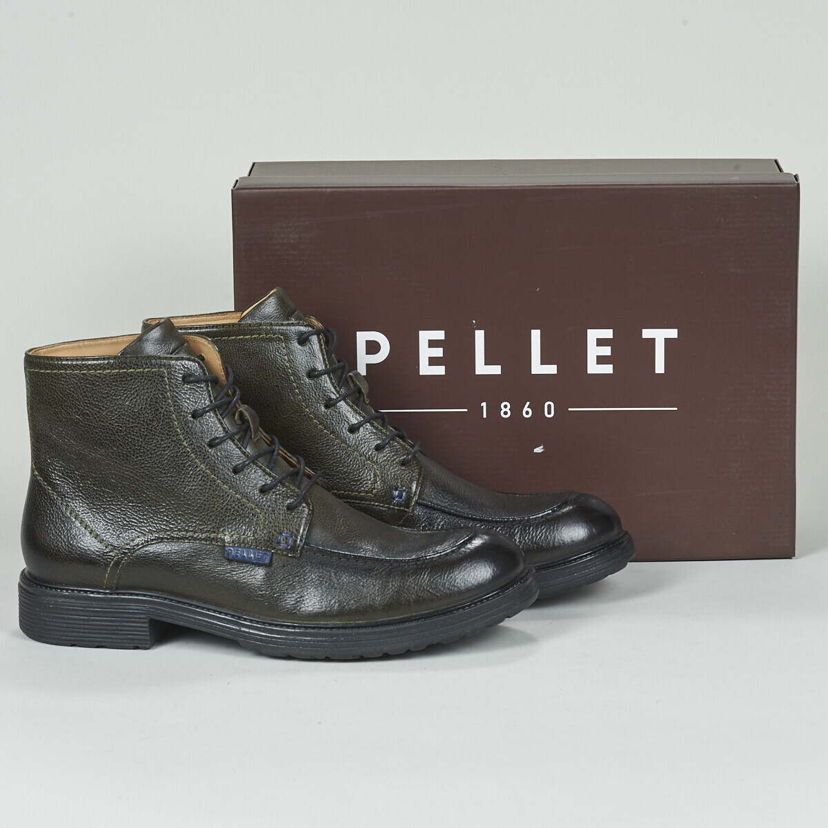 Pellet  OLIVIER  Černá